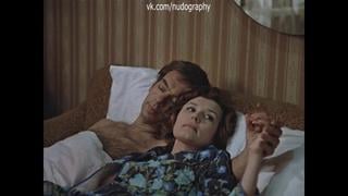 Грудь веры алентовой в фильме "москва слезам не верит" (часть 2, 1979, владимир меньшов)