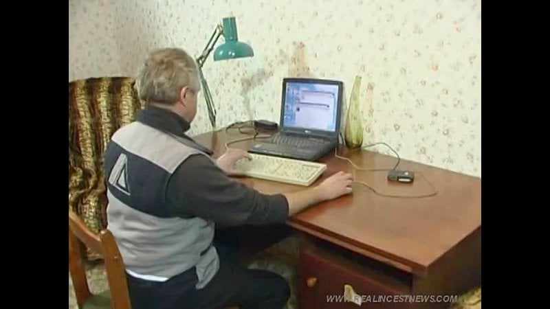 Доча соблазнила папу у компьютера