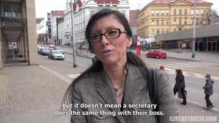 لقد أقلع العمة الناضجة في الشارع التشيكي 92 الإباحية الجديدة 2016، النواة الصلبة، المومياء، العامة، الإباحية والجنس في Hd 720 18+