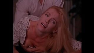 Shannon Tweed Scorned (1994) (эротическая постельная сцена из фильма знаменитость трахается голая секс на столе)