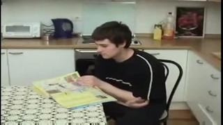 Сын молодые собственную мать на кухне