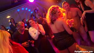 Party hardcore порно вечеринка hd пати,тусоа,lesbian,blowjobs,amateur,stripper party,amateur girls,пивная,стриптиз,мужской