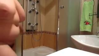 Ласкает клитор в душе большие огромные сиськи русское частное любительское домашнее home скрытая камера