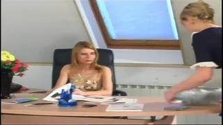 Начальница трахнула уборщицу