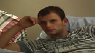 Толпа крутых болгарских натуралов по очереди пидора ебала