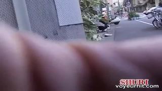 Снимают трусики у школьниц