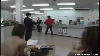 Cmnf видео – японский банк, в котором все женщины работают голыми