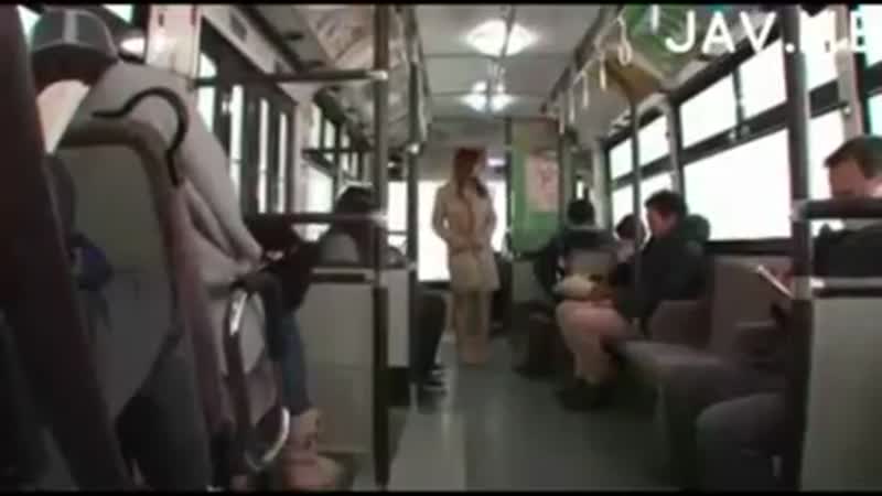 Cmnf, oon – японскую эксгибиционистку лапают в автобусе