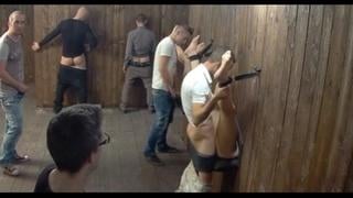 Публичный дом,писечки и попки из дыр в стене ожидают очереди #нуд