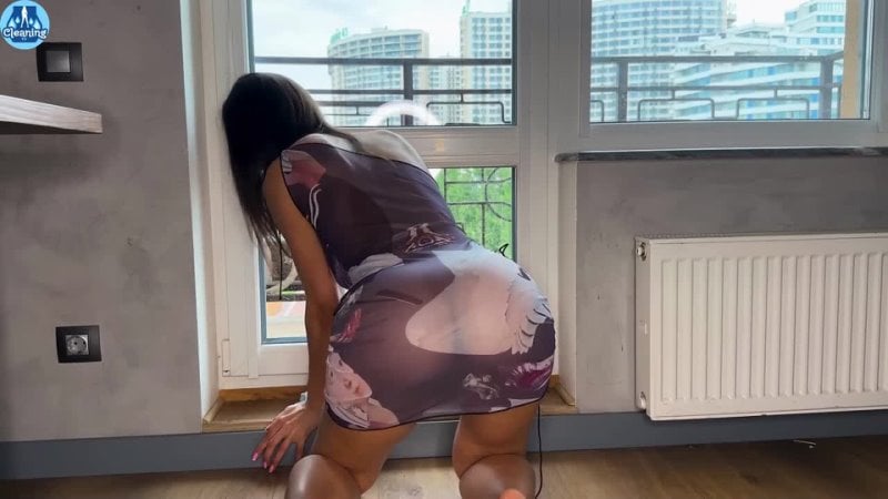 🍓 уборка в прозрачном платье 🍓🍓 cleaning in transparent dress 🍓