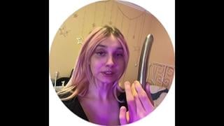 Korean Dasha Showed How She Stretches Her Vagina 