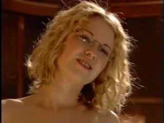 Seducing an erotic film about lesbian and everything 