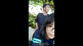 Ngentot di taman bersama pacar mp4