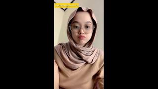 Bby ica hijab cantik toge bikin sange 1 doodstream mp4