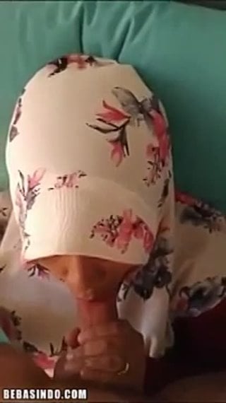 Bokep ngentotin pembantu binor berhijab bokepsin mp4